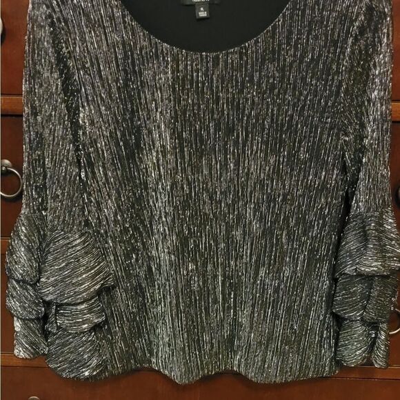 ALFANI METALLIC BELL SLEEVE TOP - Picture 2 of 6